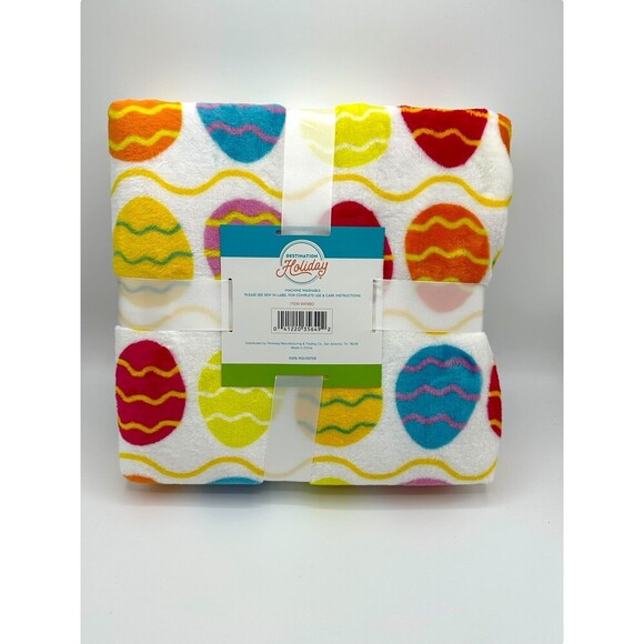 Destination Holiday HEB Easter Egg Plush Throw Blanket - White, 50'' x 60'' - Picture 2 of 2